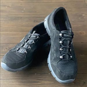 7.5 Black slip on Sketchers